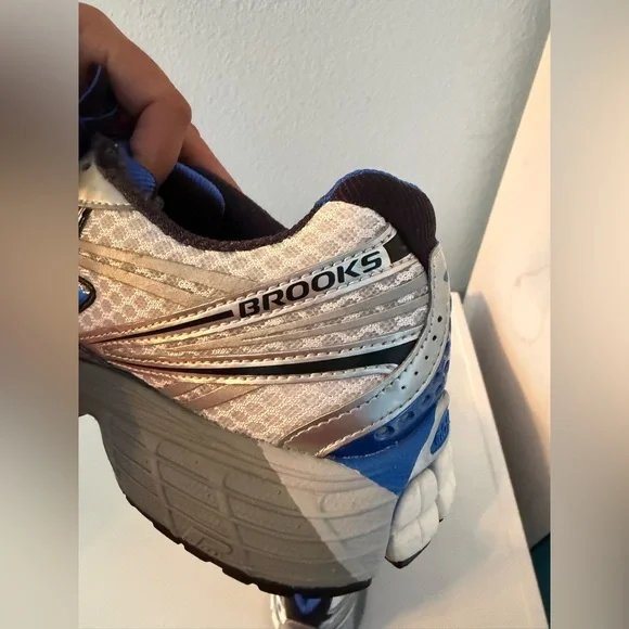 BROOKS Adrenaline GTS 14 Men’s Running Shoes Size 10.5 Silver Blue Support - Picture 9 of 13